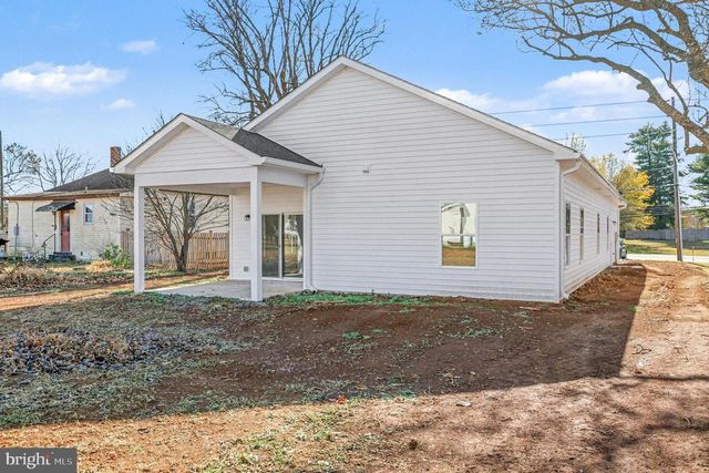 277 WHITE OAK RD, Fredericksburg, VA 22405