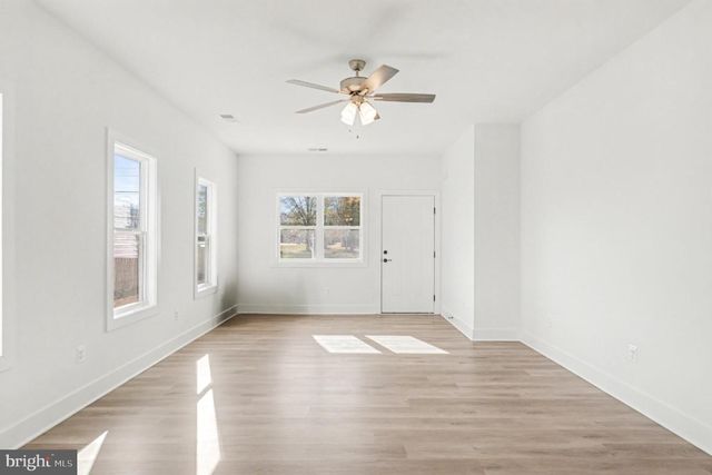 277 WHITE OAK RD, Fredericksburg, VA 22405