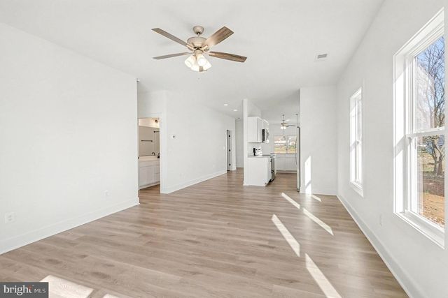 277 WHITE OAK RD, Fredericksburg, VA 22405