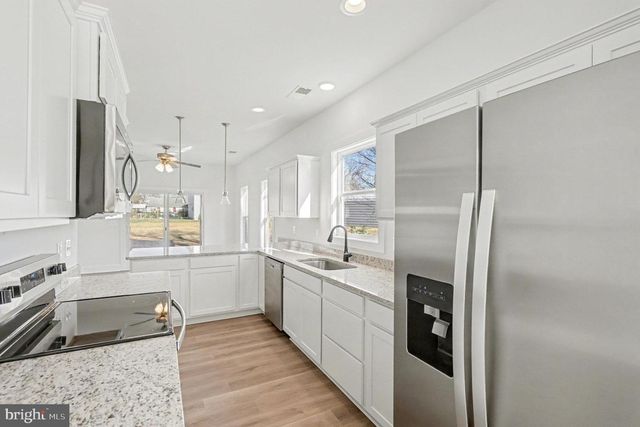 277 WHITE OAK RD, Fredericksburg, VA 22405