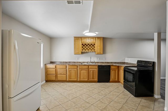 8224 S OAK DR, West Jordan, UT 84081