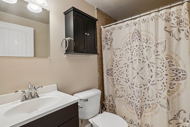 8224 S OAK DR, West Jordan, UT 84081