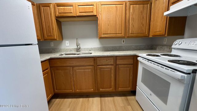 4101 Blue Lick Ct 3, Louisville, KY 40229