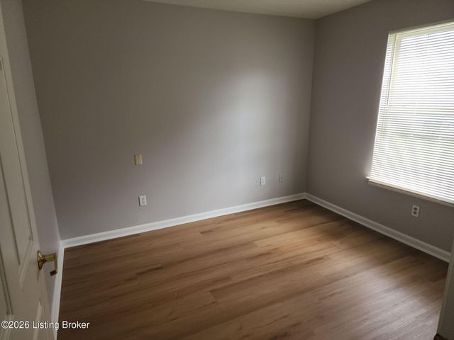 4101 Blue Lick Ct 3, Louisville, KY 40229