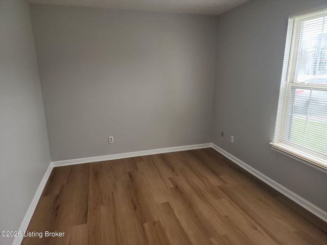 4101 Blue Lick Ct 3, Louisville, KY 40229