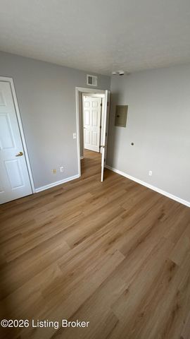 4101 Blue Lick Ct 3, Louisville, KY 40229