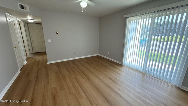4101 Blue Lick Ct 3, Louisville, KY 40229