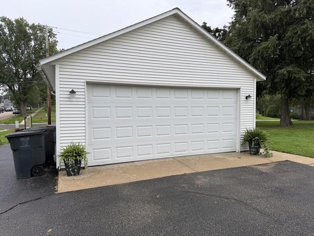409 W Clark STREET, Jefferson, WI 53549