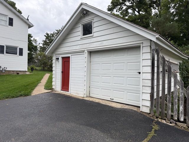 409 W Clark STREET, Jefferson, WI 53549