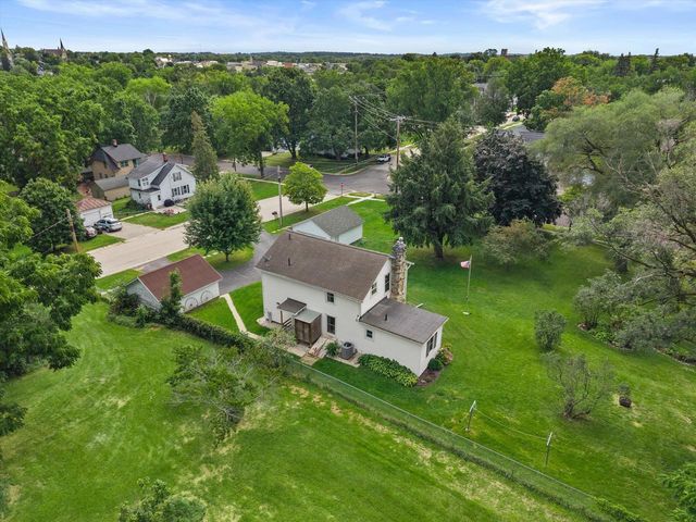 409 W Clark STREET, Jefferson, WI 53549