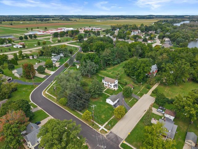 409 W Clark STREET, Jefferson, WI 53549