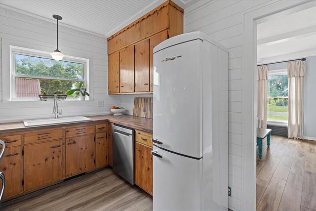 409 W Clark STREET, Jefferson, WI 53549