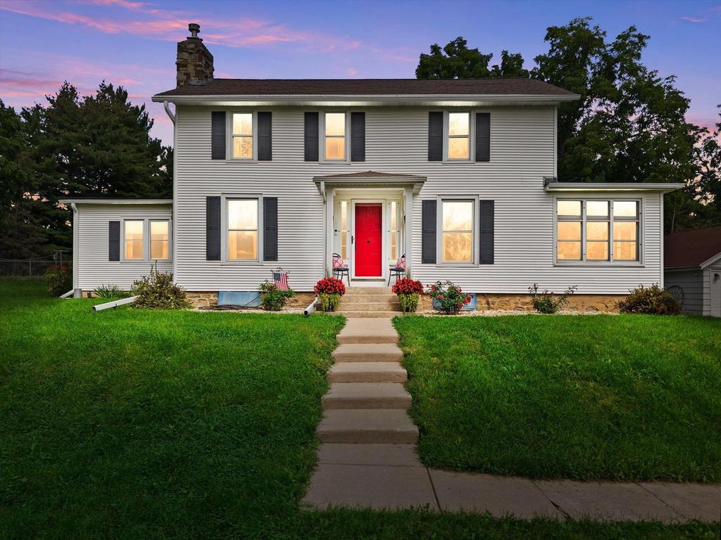 409 W Clark STREET, Jefferson, WI 53549