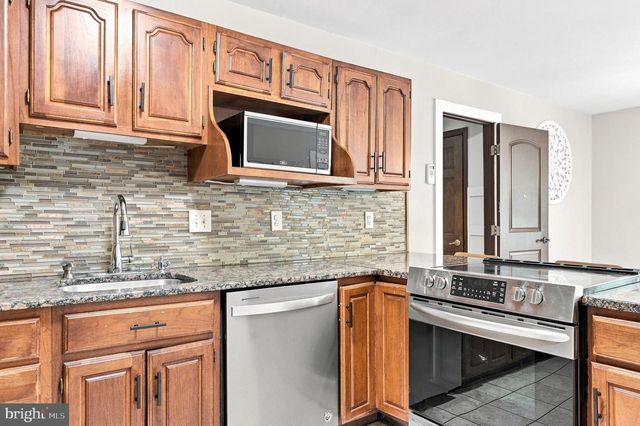 8651 KING GEORGE CT, Pomfret, MD 20675