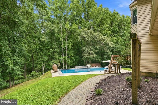 8651 KING GEORGE CT, Pomfret, MD 20675