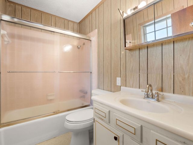 110 Koenck Ln, Leesville, LA 71446