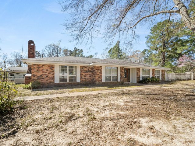 110 Koenck Ln, Leesville, LA 71446