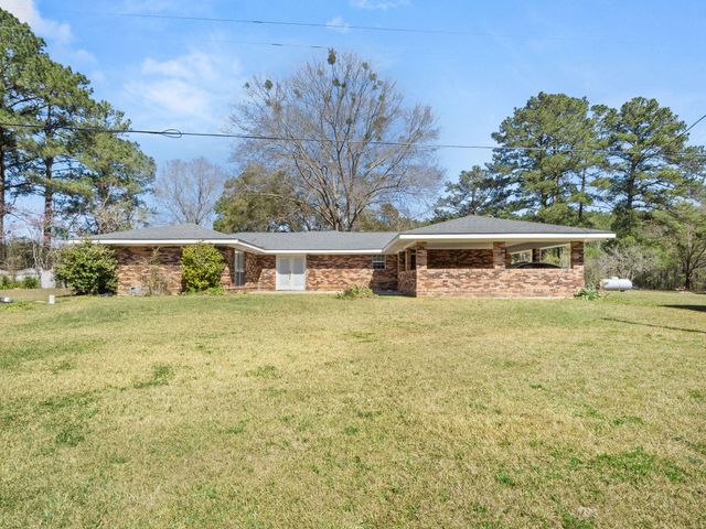 110 Koenck Ln, Leesville, LA 71446