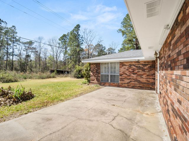 110 Koenck Ln, Leesville, LA 71446