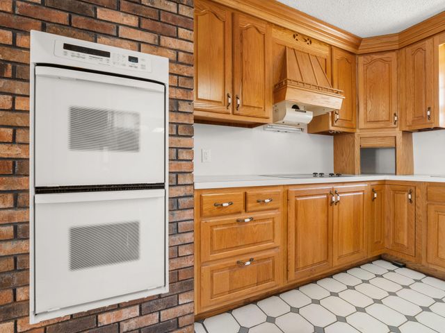 110 Koenck Ln, Leesville, LA 71446