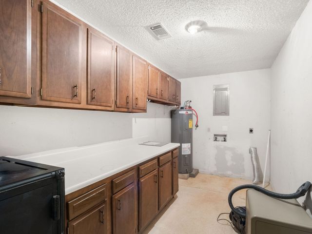 110 Koenck Ln, Leesville, LA 71446