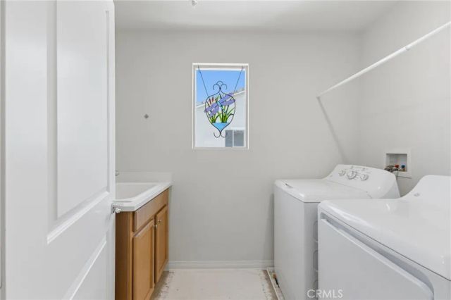 7811 Calisia, Fontana, CA 92336
