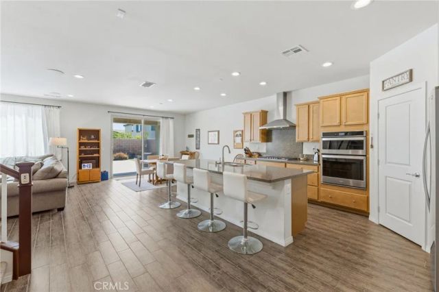 7811 Calisia, Fontana, CA 92336
