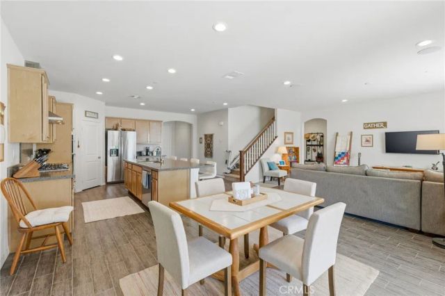 7811 Calisia, Fontana, CA 92336