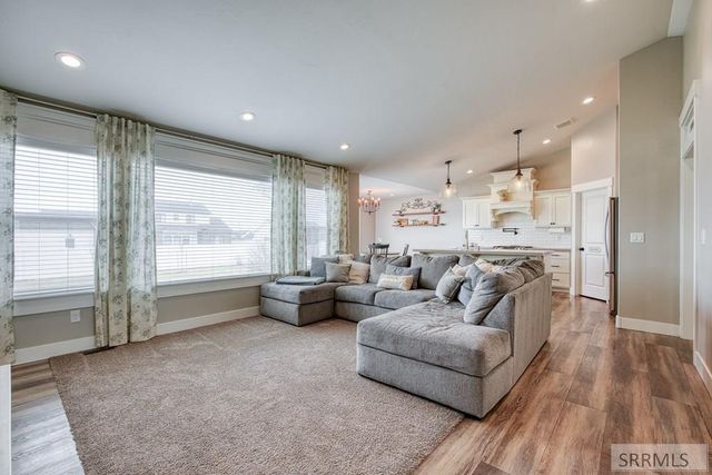 2737 Pinfire Creek, Ammon, ID 83406