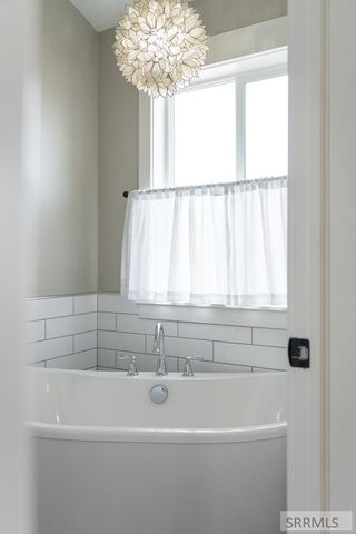 2737 Pinfire Creek, Ammon, ID 83406