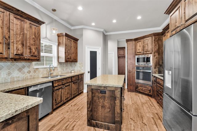 11781 Walding Road, Montgomery, TX 77356