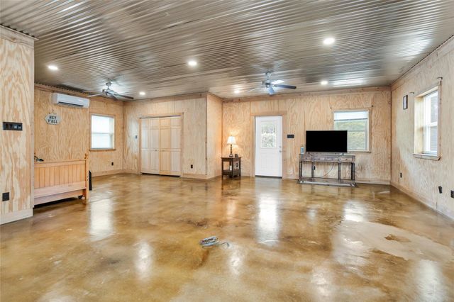 11781 Walding Road, Montgomery, TX 77356