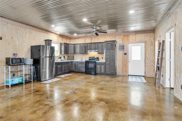 11781 Walding Road, Montgomery, TX 77356