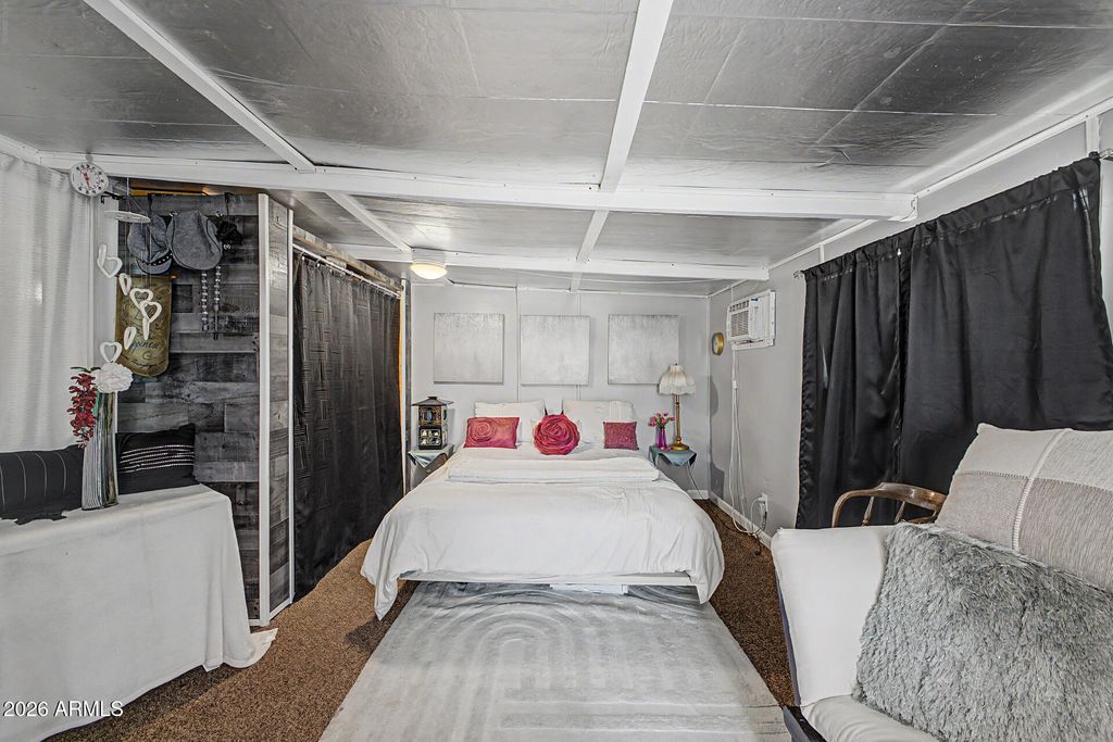 Image 10 of property listing at 10401 N CAVE CREEK Road 158, Phoenix, AZ 85020