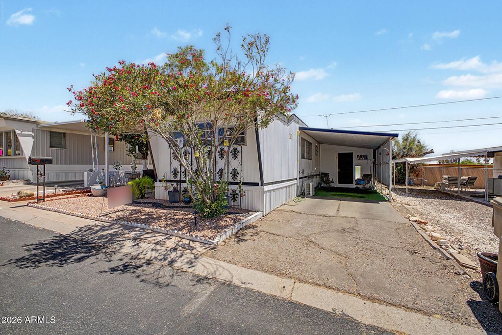 Image 19 of property listing at 10401 N CAVE CREEK Road 158, Phoenix, AZ 85020