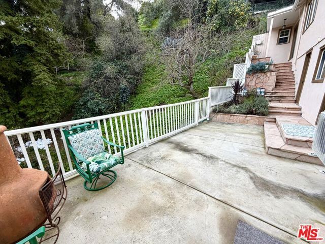1552 Crater Lane, Los Angeles, CA 90077