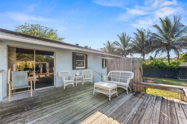 12895 Persimmon Boulevard, The Acreage, FL 33411