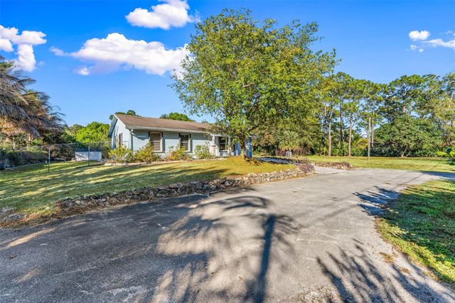 12895 Persimmon Boulevard, The Acreage, FL 33411