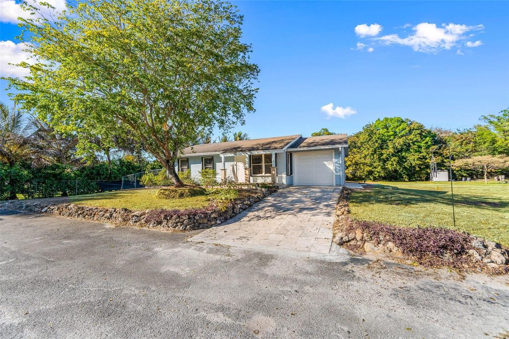 12895 Persimmon Boulevard, The Acreage, FL 33411