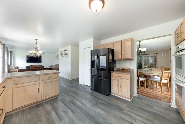 2716 Middleton Court, Aurora, IL 60503