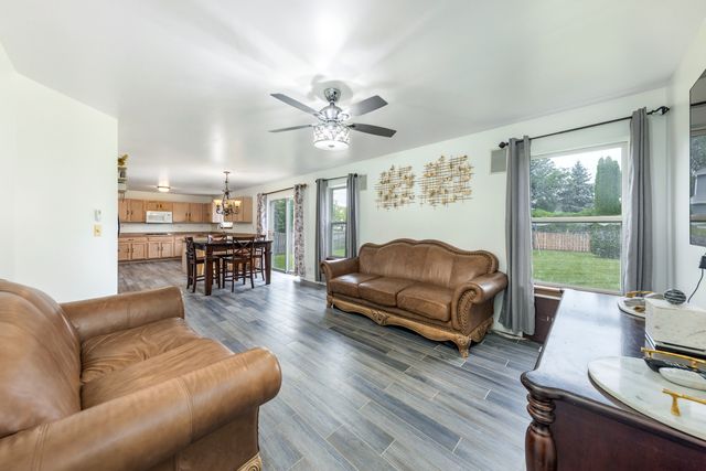 2716 Middleton Court, Aurora, IL 60503