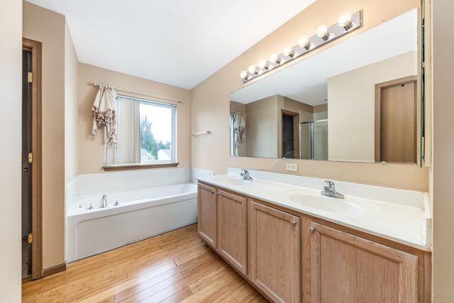 2716 Middleton Court, Aurora, IL 60503