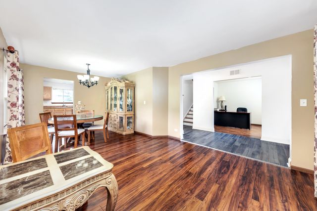 2716 Middleton Court, Aurora, IL 60503