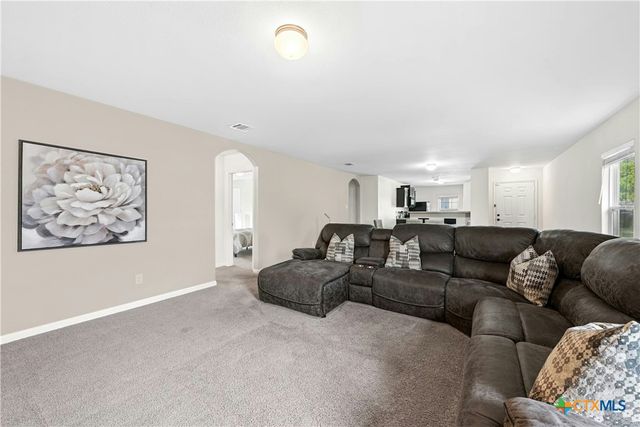 108 Farmer Cove 6A, Jarrell, TX 76537