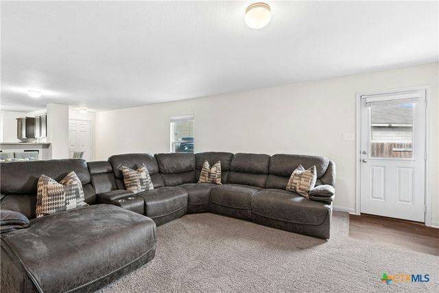 108 Farmer Cove 6A, Jarrell, TX 76537