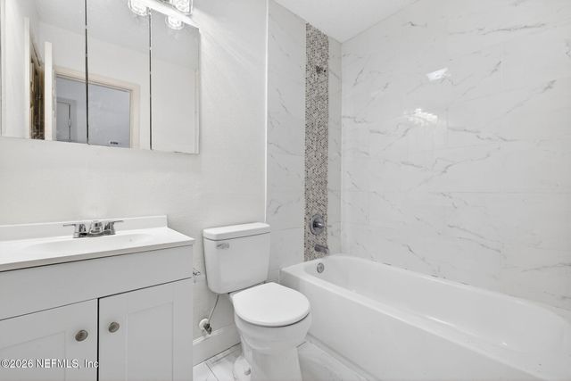 6041 HARLOW Boulevard, Jacksonville, FL 32210