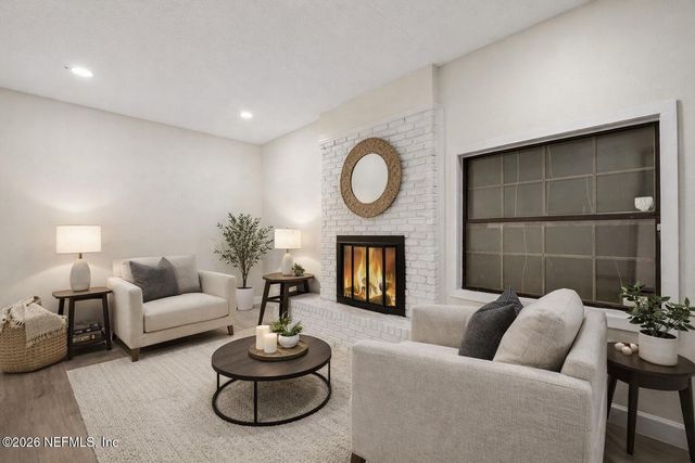 6041 HARLOW Boulevard, Jacksonville, FL 32210