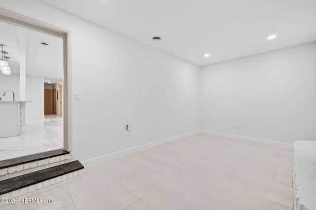 6041 HARLOW Boulevard, Jacksonville, FL 32210