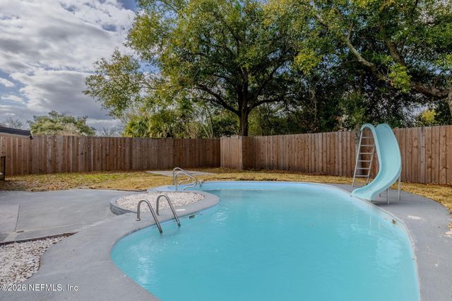 6041 HARLOW Boulevard, Jacksonville, FL 32210