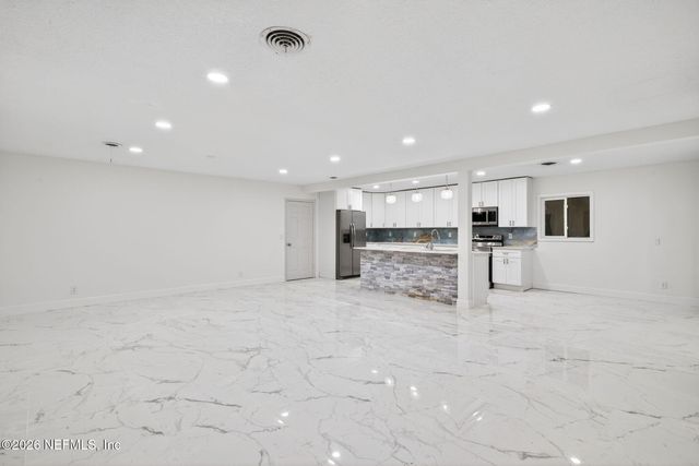 6041 HARLOW Boulevard, Jacksonville, FL 32210